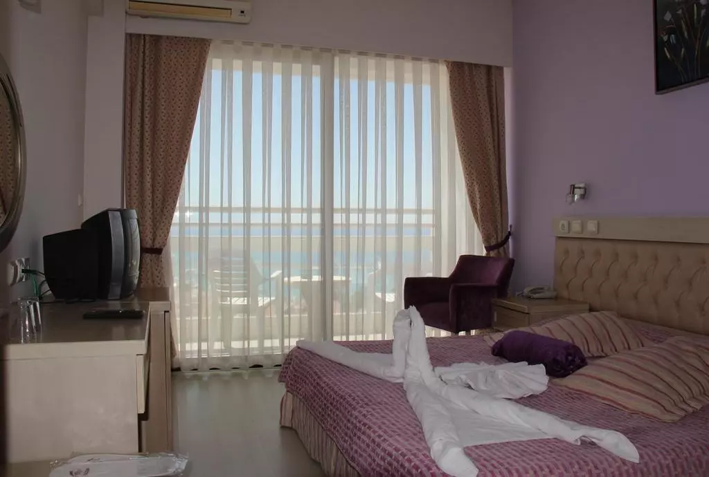 hotel esat kusadasi_shabavizparvaz_06.jpg